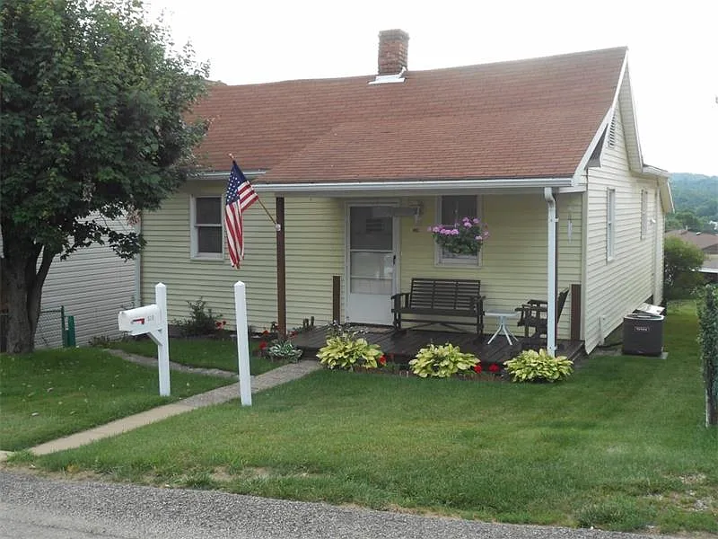 329 Liberty Ave photo 1