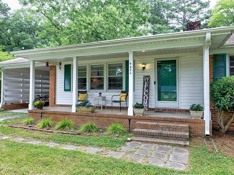 4824 Stafford Dr — Photo 2