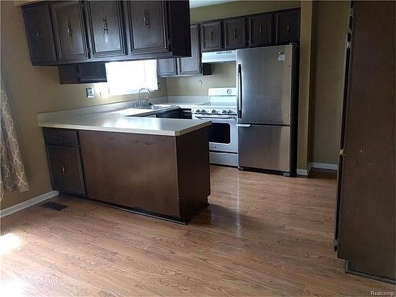 4th image of 2450 Mulberry Sq