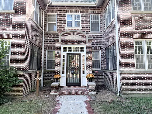 346 N McLean Blvd #2D Photo 1 346 N McLean Blvd #2D Photo 1