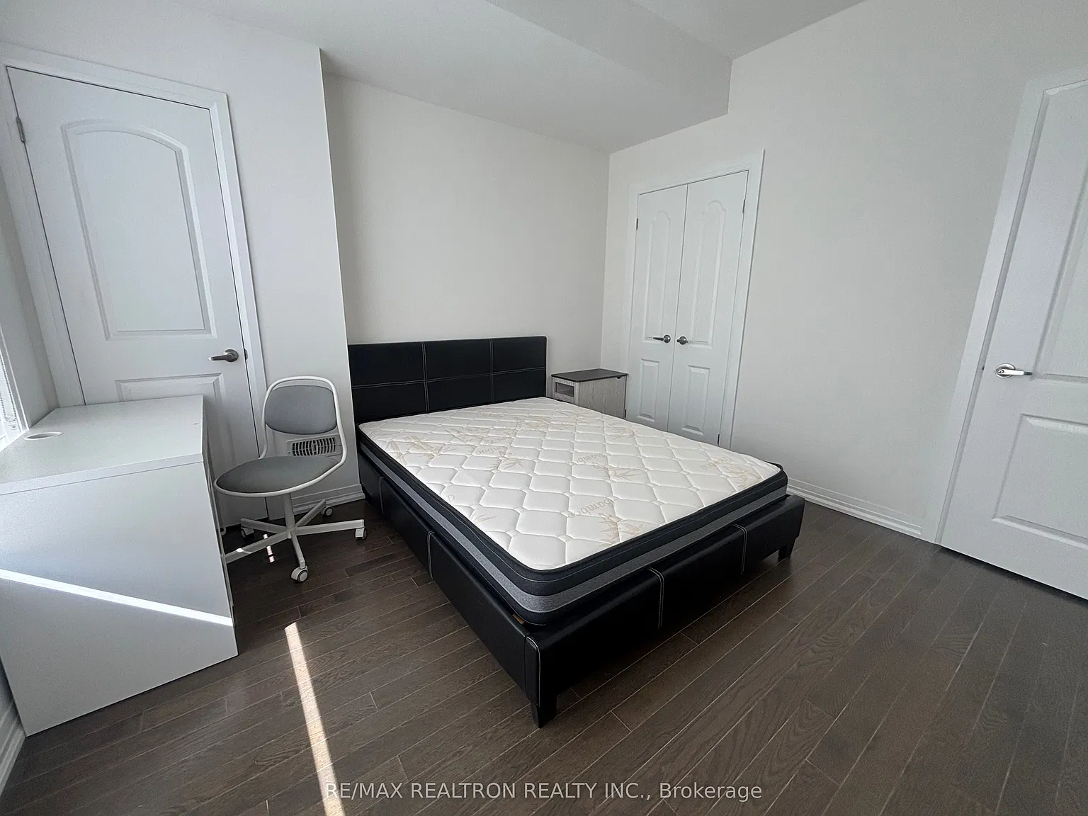 1 bed, $1,300 — Photo 4