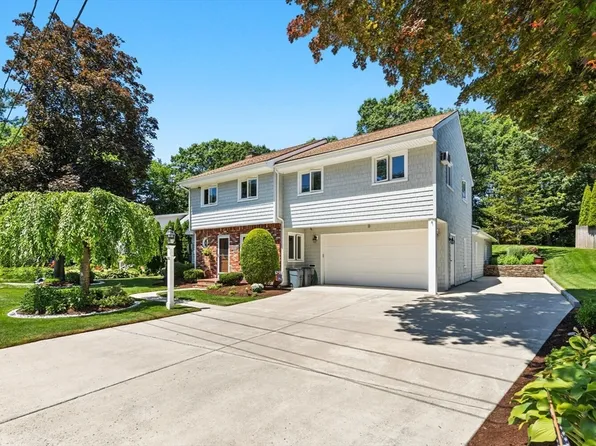 29 Stillman Rd, Lynnfield, MA 01940