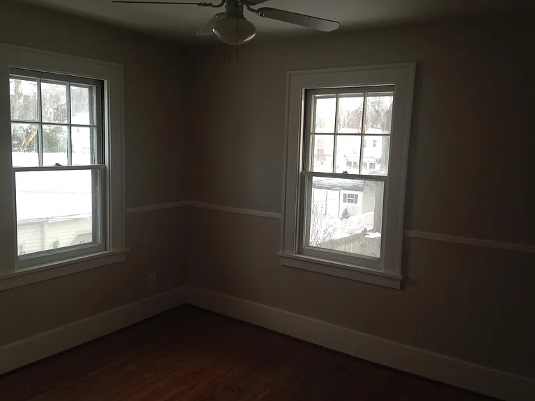 31 Winfield Rd — Photo 3