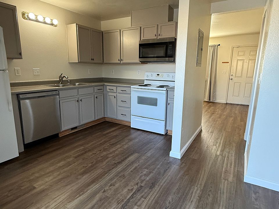 1st image of 1284 Redwood Cir APT 4