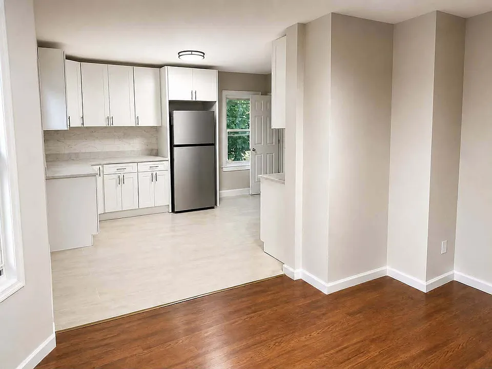 1074 Avenue C #2