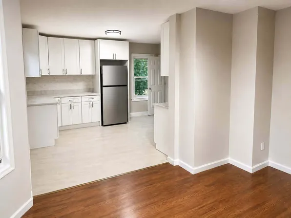 1074 Avenue C Floor 2, Bayonne, NJ 07002