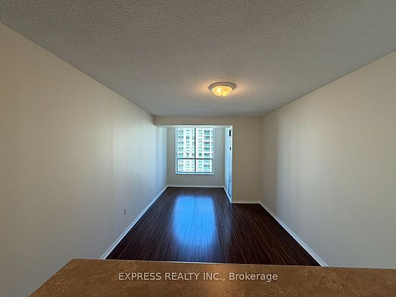 4th image of 29 Pemberton Ave #906