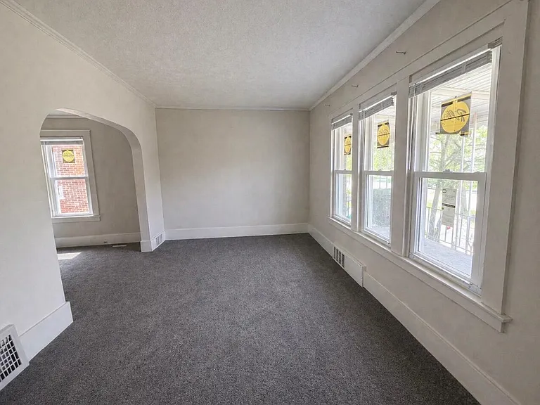 5856 Barrett St — Photo 5
