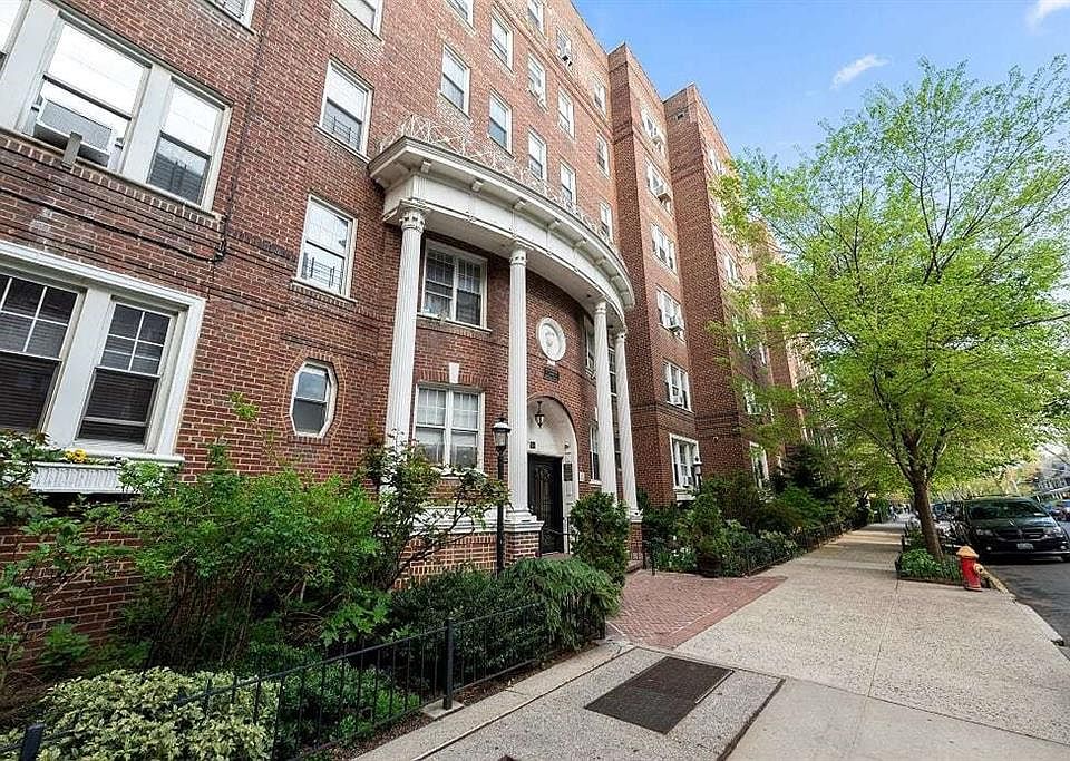 1st image of 601 E 19th St APT 3M
