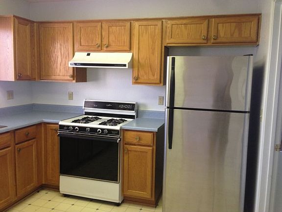 4th image of 8529 Glenmore Dr