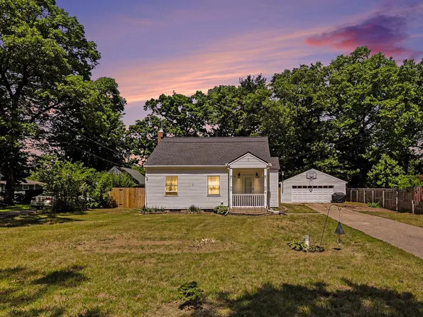 5324 Bryn Mawr Pl, Muskegon, MI 49442
