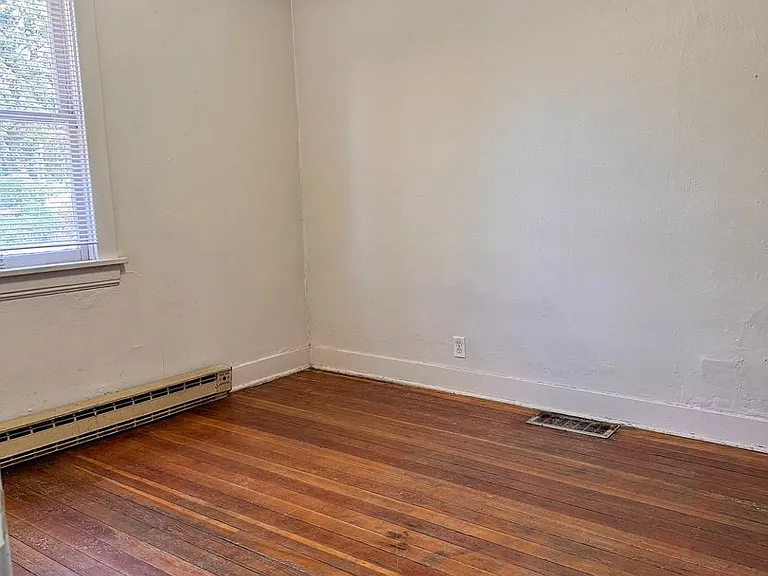 5028 N Nelson St — Photo 8