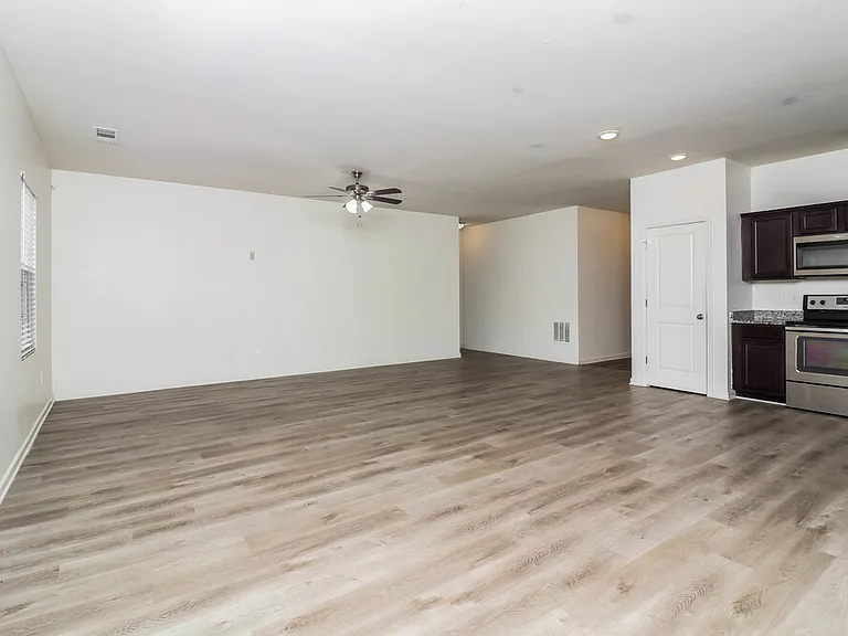 7261 Lacey Dr — Photo 6