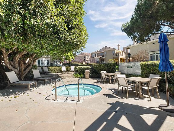 5th image of 7275 Calabria Ct Unit 70