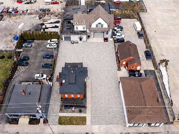 3rd image of 37931 Vine St