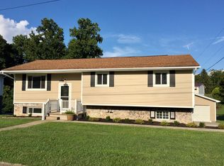 3005 Sansom Ct, Milton, WV 25541