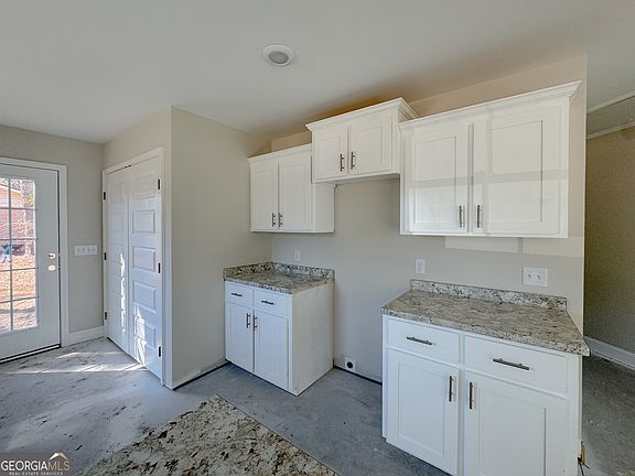 5th image of 614 Timber Ridge Dr