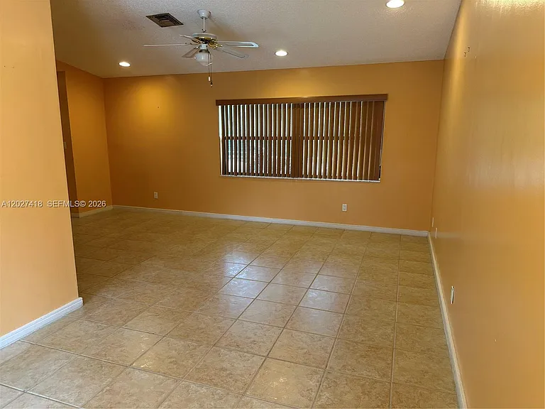 10711 SW 116th Ave — Photo 4