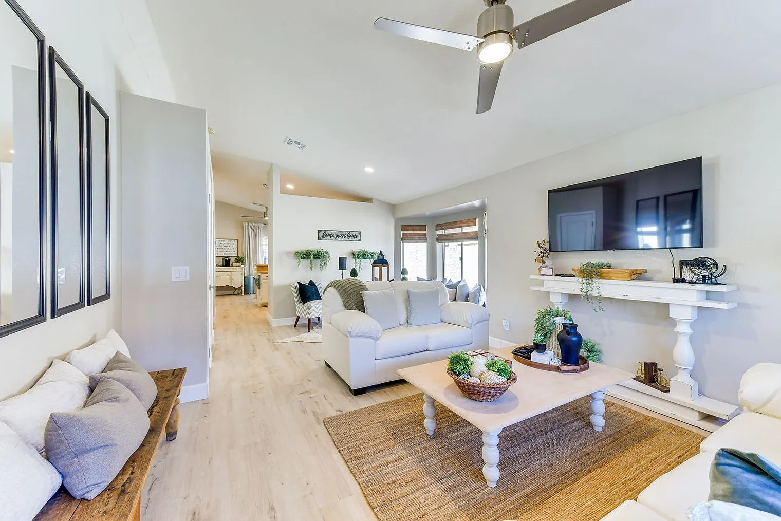 2 bed, 2.0 bath, 1184 sqft, $4,515 — Photo 3