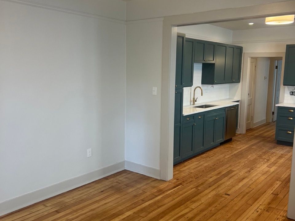Open living room/kitchen layout