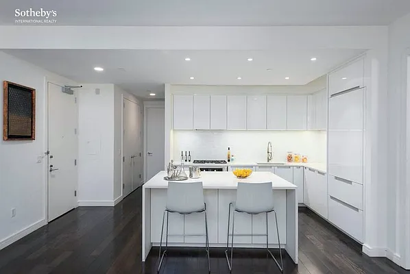 Sold by Sotheby's International Realty | media 3