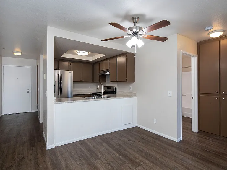 Tuscany Hills Apartments — Photo 12