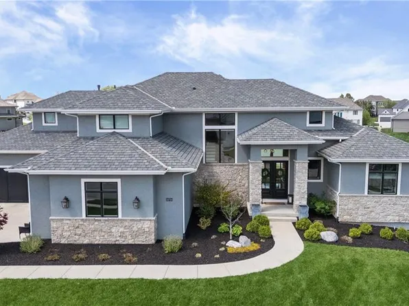 10710 W 173rd Ter, Overland Park, KS 66221