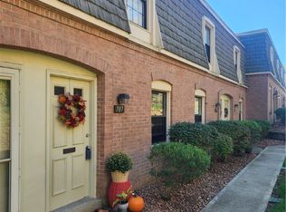 707 Pennsbury Blvd, Pittsburgh, PA 15205
