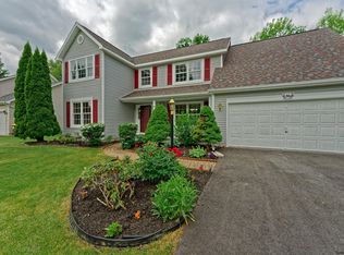 36 Michelle Dr, Clifton Park, NY 12065