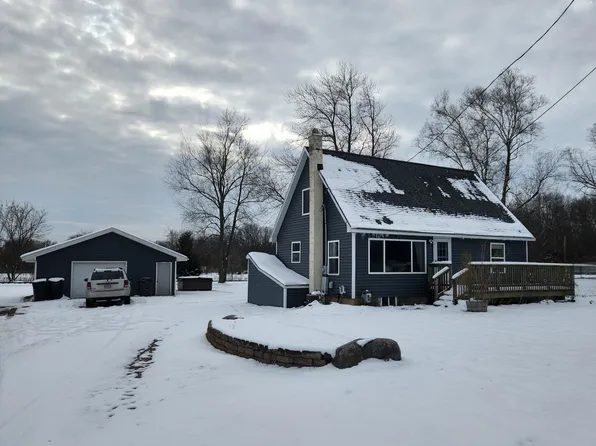 1240 106th Ave, Plainwell, MI 49080