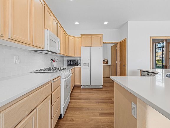 5th image of 2526 E 62nd Ln