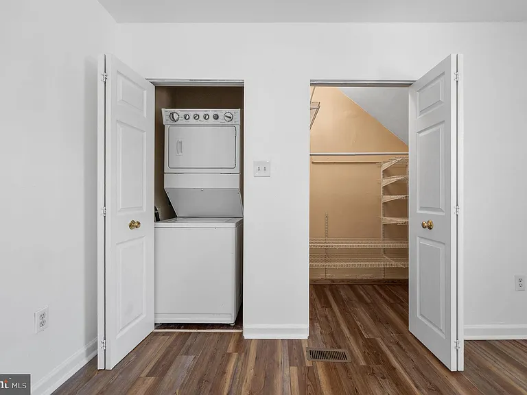 305 Main St #5 — Photo 24