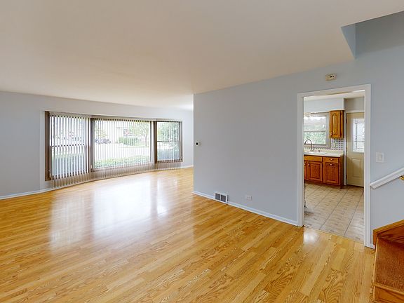 5th image of 7944 W Park Ave