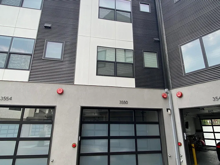 3550 N Prospect Ln — Photo 3