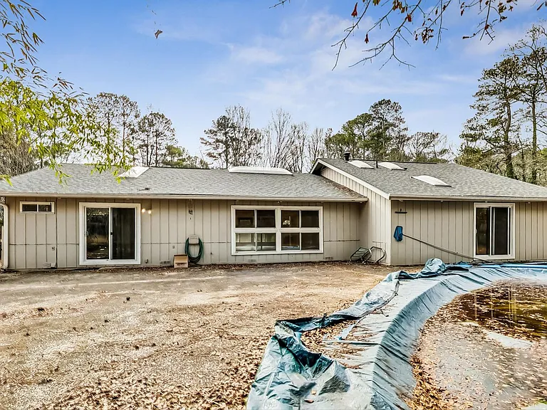 3121 Lynnray Dr — Photo 1