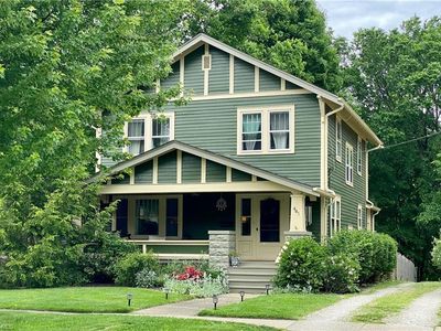 441 E Washington St, Chagrin Falls, OH, 44022