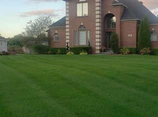 163 W Auburn Trl, Brighton, MI