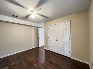 25-27 Norfolk St, Newark, NJ 07103