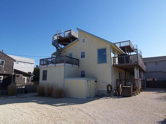 2nd image of 1915 S Bay Ave #A