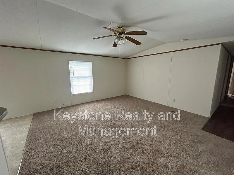 3 bed, 2.0 bath, 1280 sqft, $850 — Photo 2
