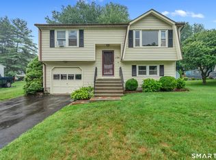 120 Fairway Dr, Meriden, CT 06450