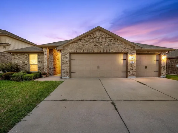 2820 Samson Dr, Lorena, TX 76655
