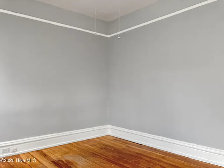 327 Ellis St #A — Photo 8