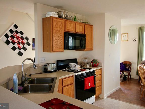 5th image of 203 Cartledge Ln
