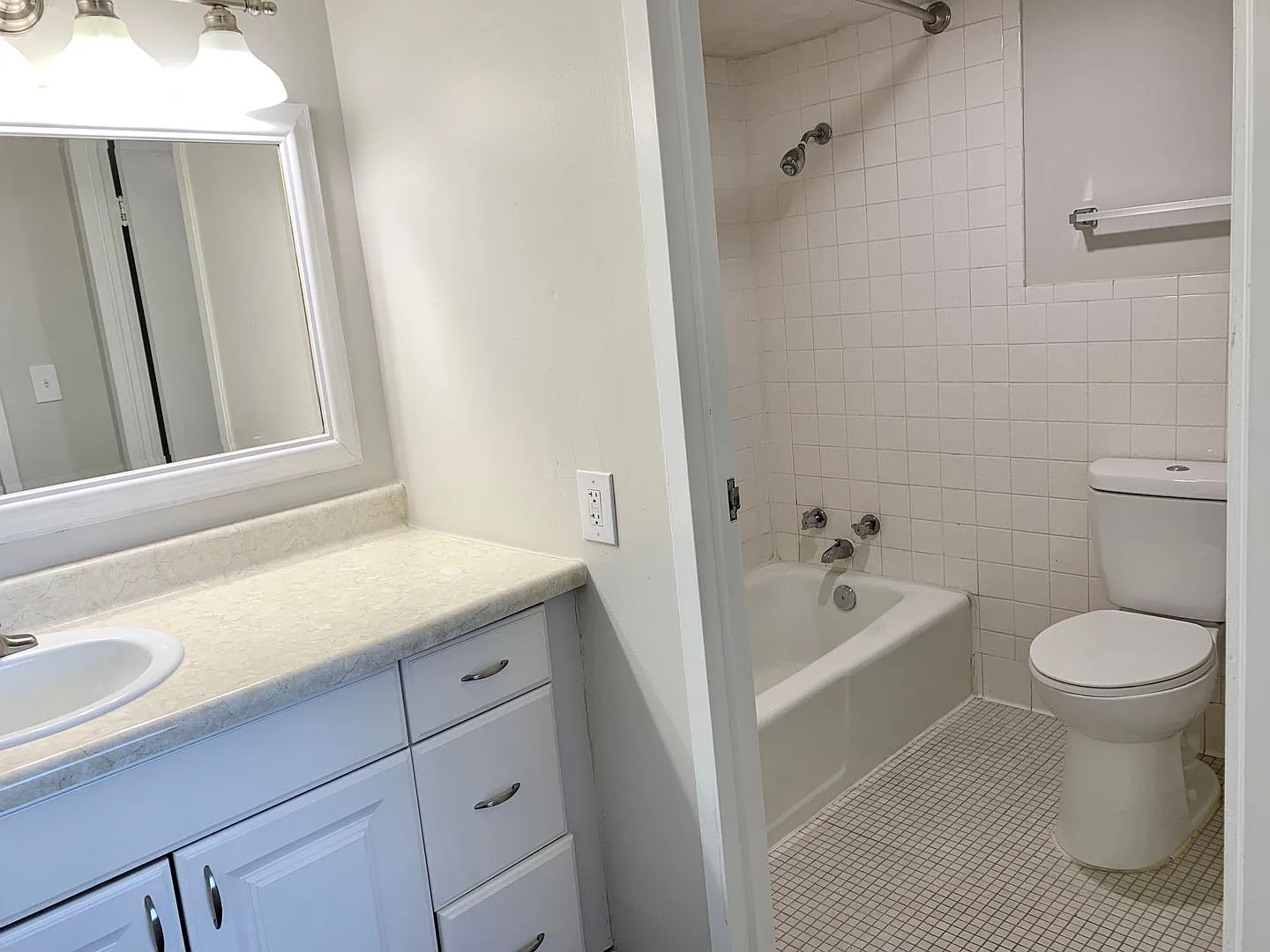 The Regency Apartments — Photo 2