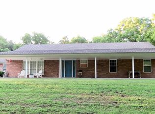 210 N Magnolia Ave, Stratford, OK 74872