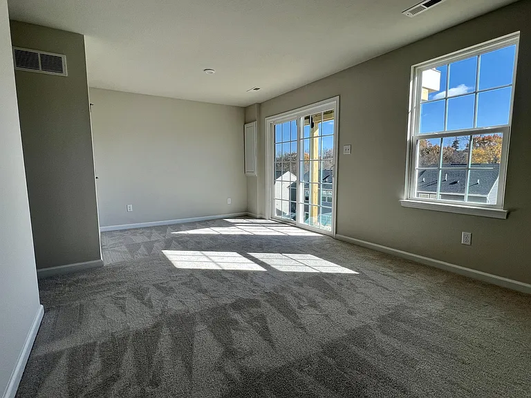 67 Hewstone Ct — Photo 4