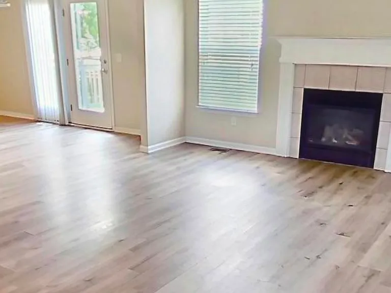 1860 Ellison Dr — Photo 2