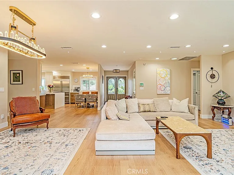 2220 Jose Way — Photo 5