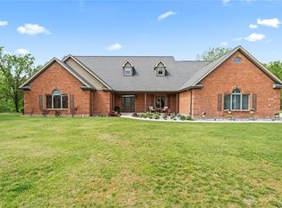 1537 Meadowlands Dr, Fairborn, OH 45324